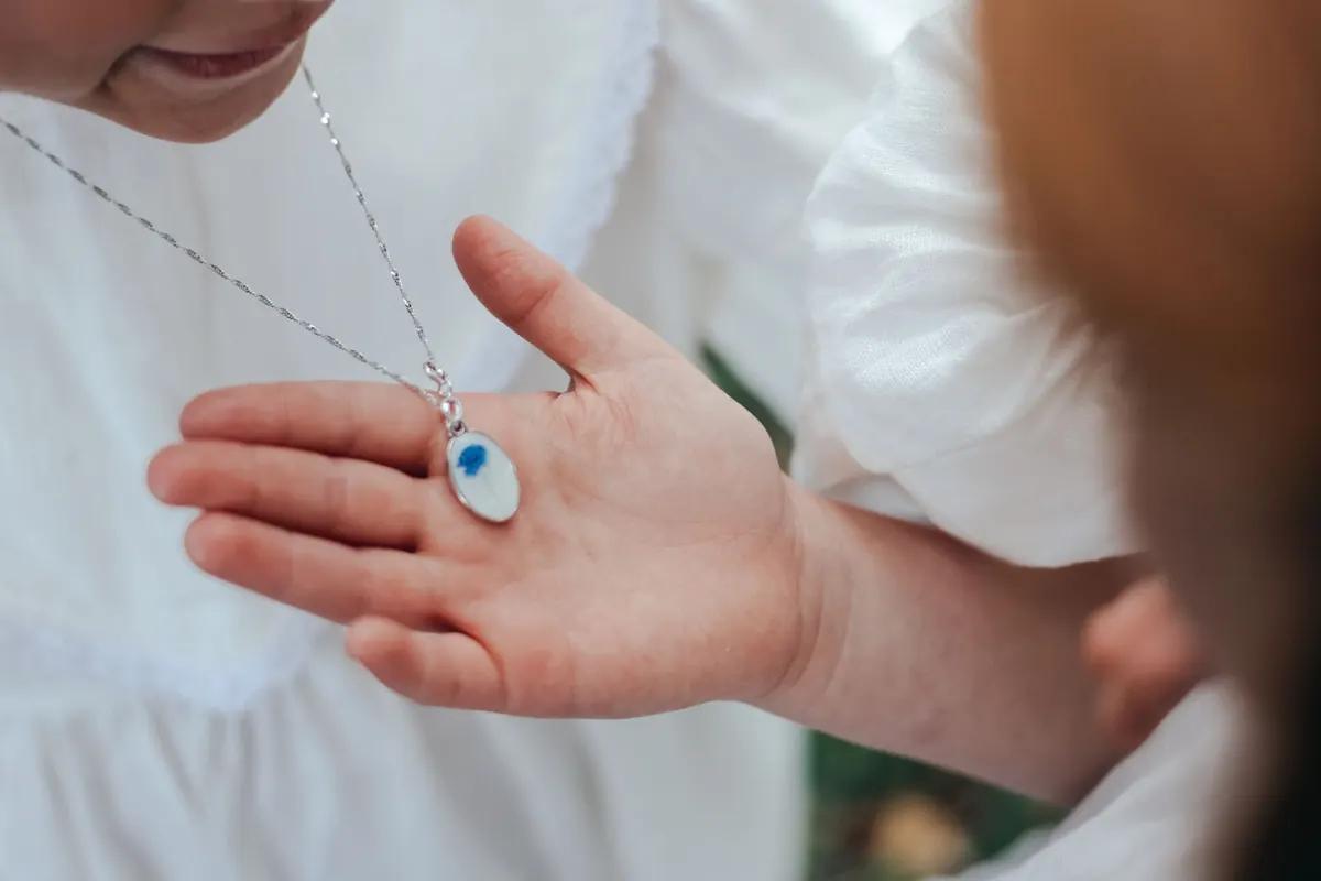 How to Choose an Opal Necklace for Everyday Wear