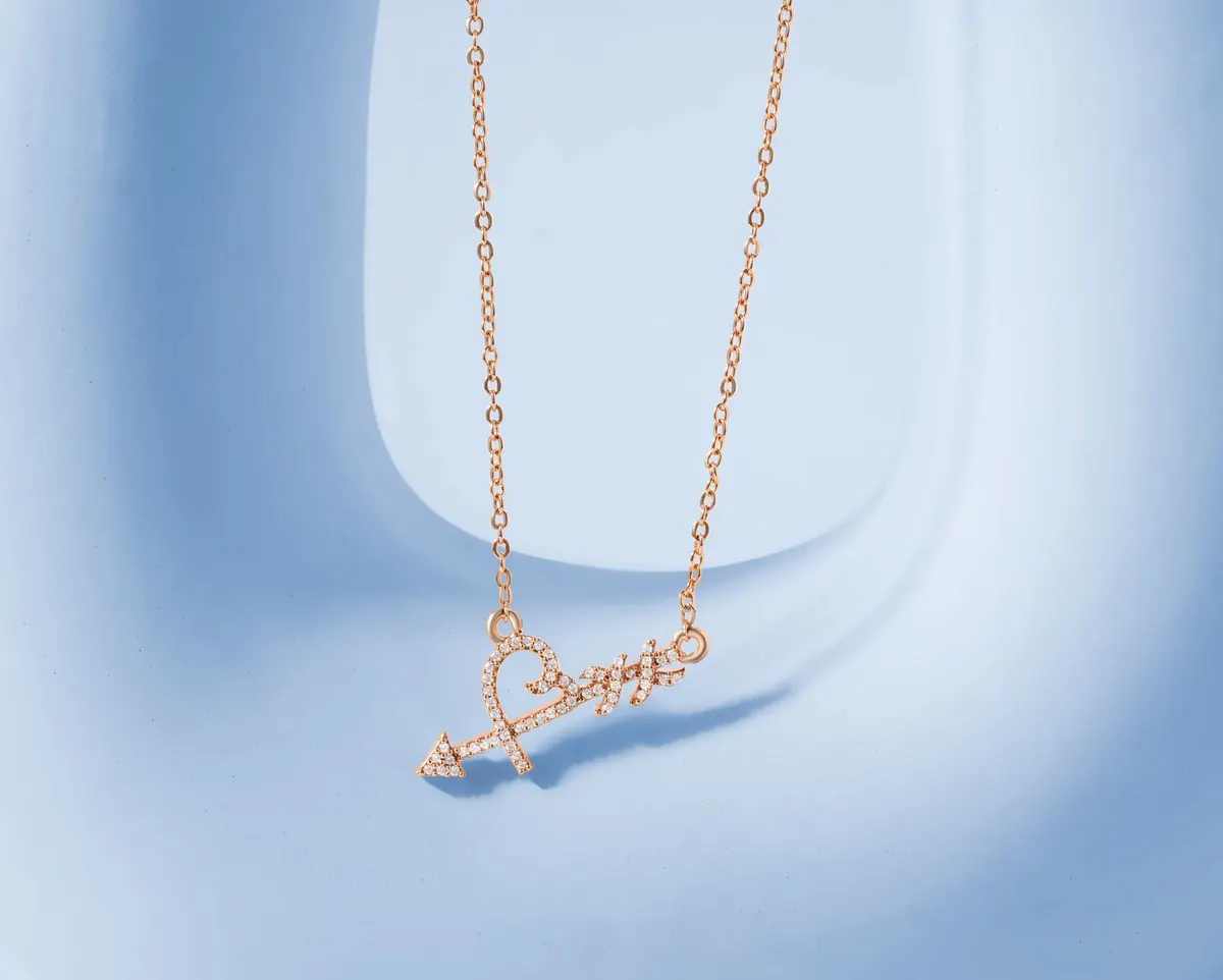 Valentine's Day Opal Pendants: How to Choose a Romantic Gift